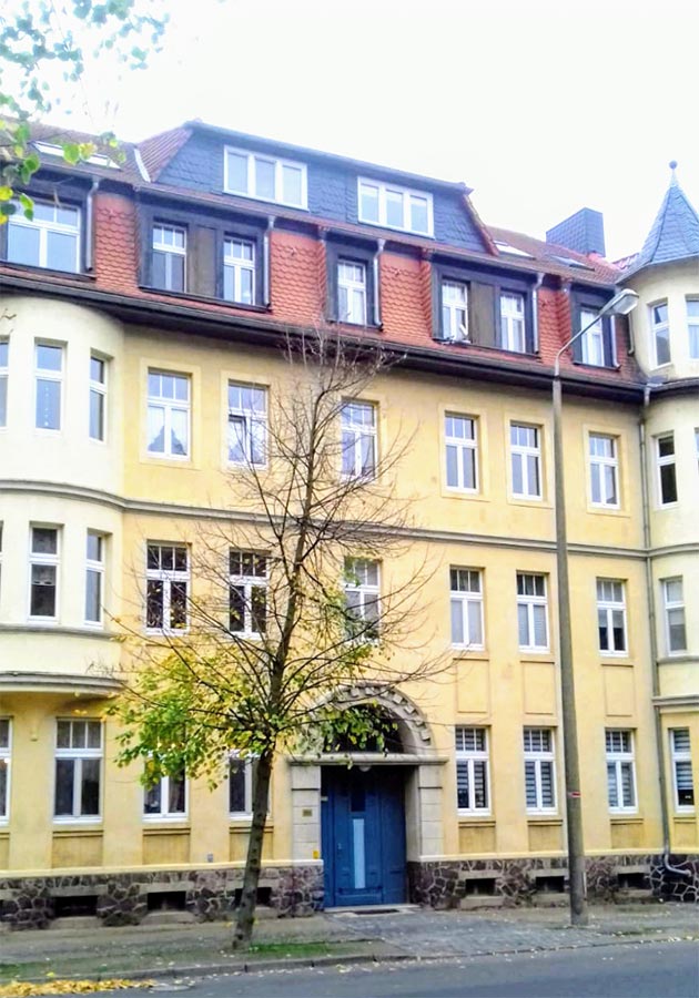 Haus Vorderansicht - A & O Immobilien Service GmbH